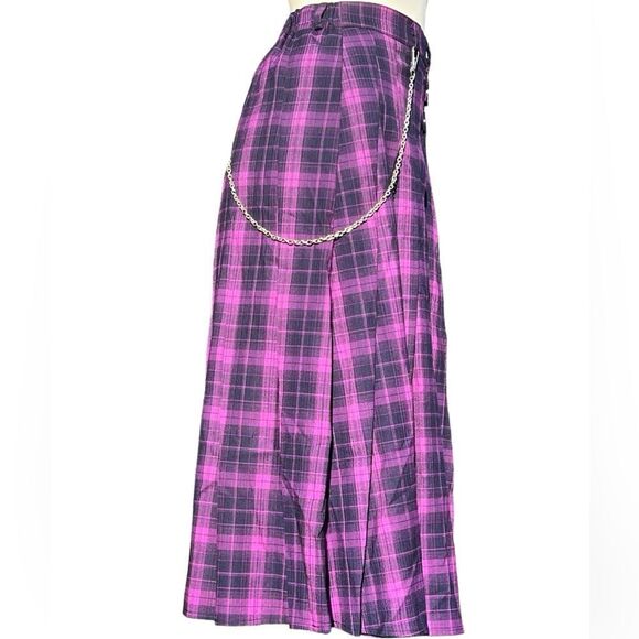 Listen Flavor Purple Checkered Pleated Midi Skirt With Chain Detail - Picture 5 of 11